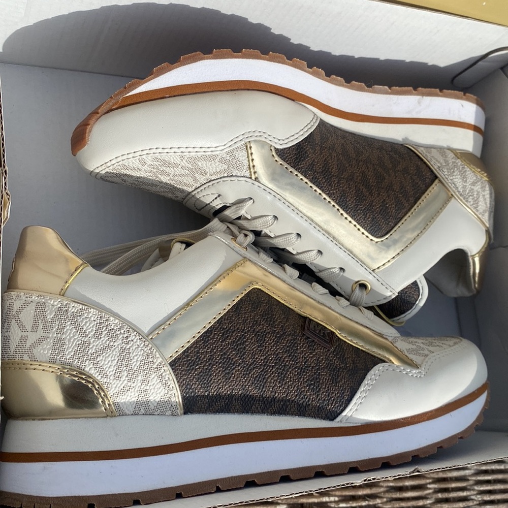 Authentic Michael Kors Sneakers - Picture 4 of 9